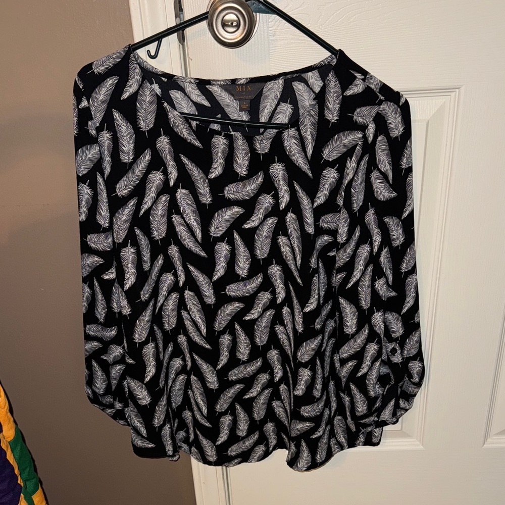 Ladies flowy shirt